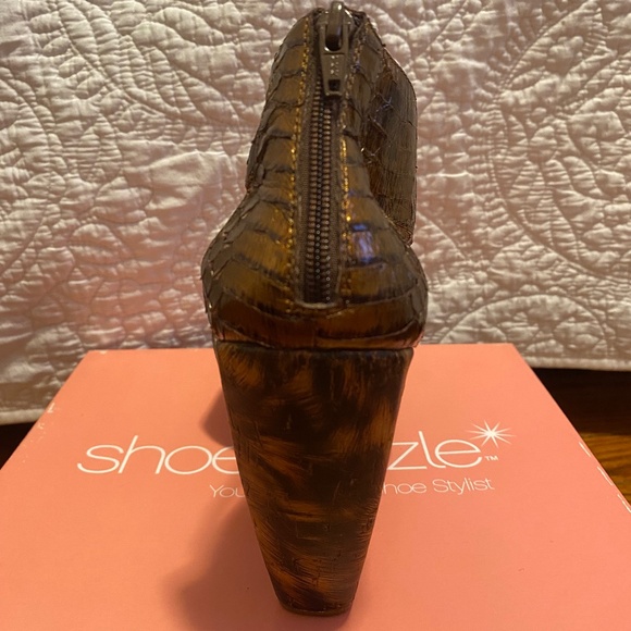 ISOLA wedge platform sandal, Sz 6.5, Bronze - Picture 8 of 10